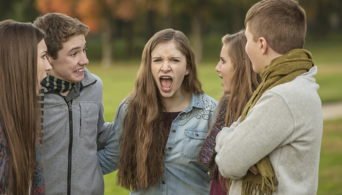 学生編 キャンパスで仲間をドン引きさせる話題は何ですか ランキング 学生諸君 ノロケ話とマニアックネタには要注意 社会人生活 ライフ 社会人ライフ フレッシャーズ マイナビ 学生の窓口