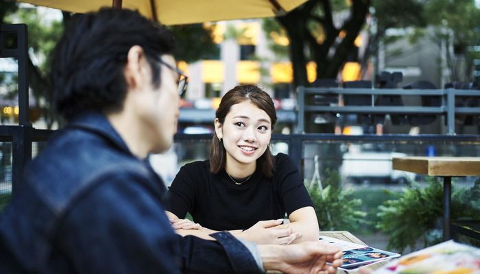 どう返すのが正解 女性との会話で男性が返事に困る話題 知らない人の悪口 私太ってるから 社会人生活 ライフ 社会人ライフ フレッシャーズ マイナビ 学生の窓口