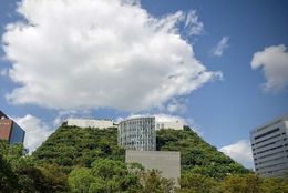  福岡の旅のおともに！ 近畿大学建築科の学生が案内する、天神駅周辺の名建築物めぐり4つ【Part1】