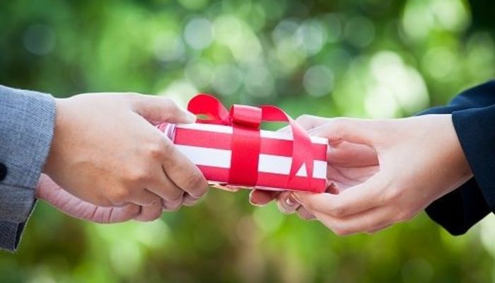 クリスマスは好きな人と 片思い相手の女子からクリスマスデートに誘ってもらうlineテク7選 大学入学 新生活 学生トレンド 流行 マイナビ 学生の窓口