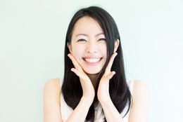 簡単にはマネできない?!  同性目線で「小悪魔スゴっ」と思う女子のモテテク9選