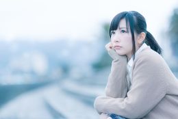 やっぱり未練が？ 過去の恋を引きずって次に進めなかった経験がある女子大生は約4割