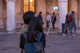 SNSで自撮り写真を投稿することに抵抗がある大学生8割以上！