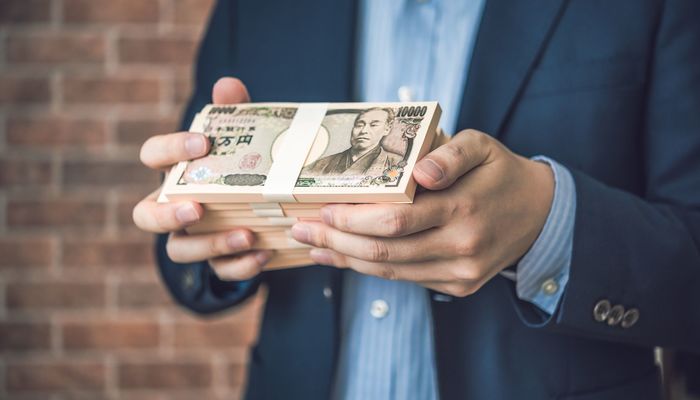 社会人が 大金を使ったなぁ と感じる金額top5 1位は 10万円 社会人のお金の知識 お金の知識 フレッシャーズ マイナビ 学生の窓口