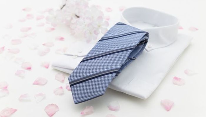 入社式ではどんなネクタイを選ぶべき？ 色や柄に決まりはある？ | 新卒