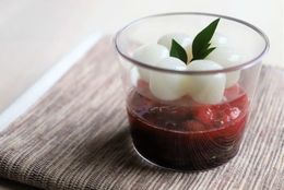 北海道産の小豆と苺の果肉がたっぷり入った「苺の白玉しるこ」を期間限定で販売！ #Z世代Pick