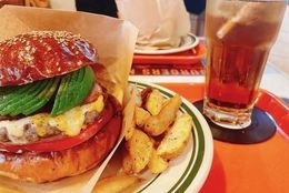 【東京「絶品ハンバーガー」の名店5選】王道なアメリカンハンバーガーが味わえるお店も！都内にある「ハンバーガー」の人気店　＃あつまれ！_おどおど学生。