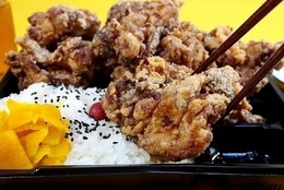 【大阪「デカ盛り弁当」の名店5選】ボリューム満点！ 近大生に愛されるお店も！　大阪にある「がっつり弁当」のお店  ＃あつまれ！_おどおど学生。