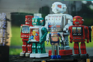 え、こんなロボットありなの？ 驚くほど設定がヘンなロボットアニメ5選「倒産寸前」「15体合体」