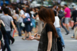 やっぱり都会にはいるの？ 東京でたまたま見かけた有名人「スタバでキングカズ」「撮影中のエリカ様」