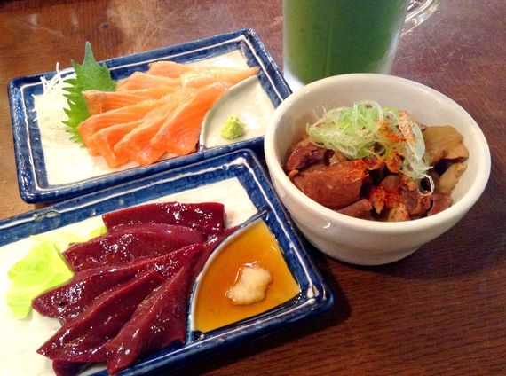 【新宿グルメ】1000円でお酒もつまみも大満足！  刺し身250円～「立ち飲み処 おおの屋」