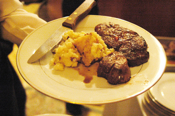 サーロイン、フィレ、Tボーン……いろいろあるステーキの違いってなに？