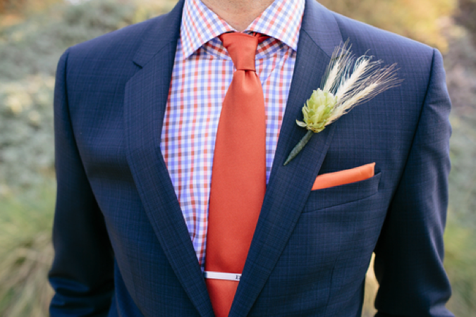 夏の結婚式はジャケット必須？　二次会に招待された場合の男性の服装マナー