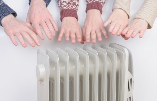 電気ストーブ、エアコンは1時間いくら？ 冬の暖房機器の電気代を徹底比較
