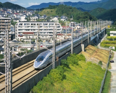 【国内旅行】移動手段に新幹線を使うメリット・デメリットは？【学生記者】