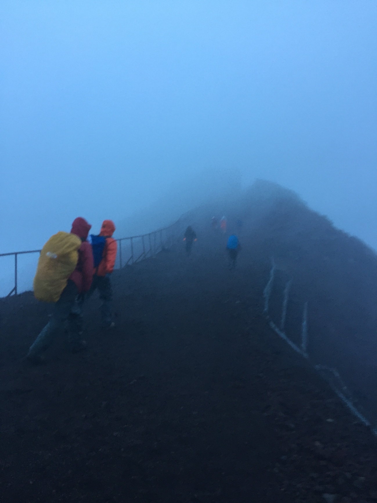 日本のテッペンを目指して！ 大学生が富士山に登ってみた【学生記者】