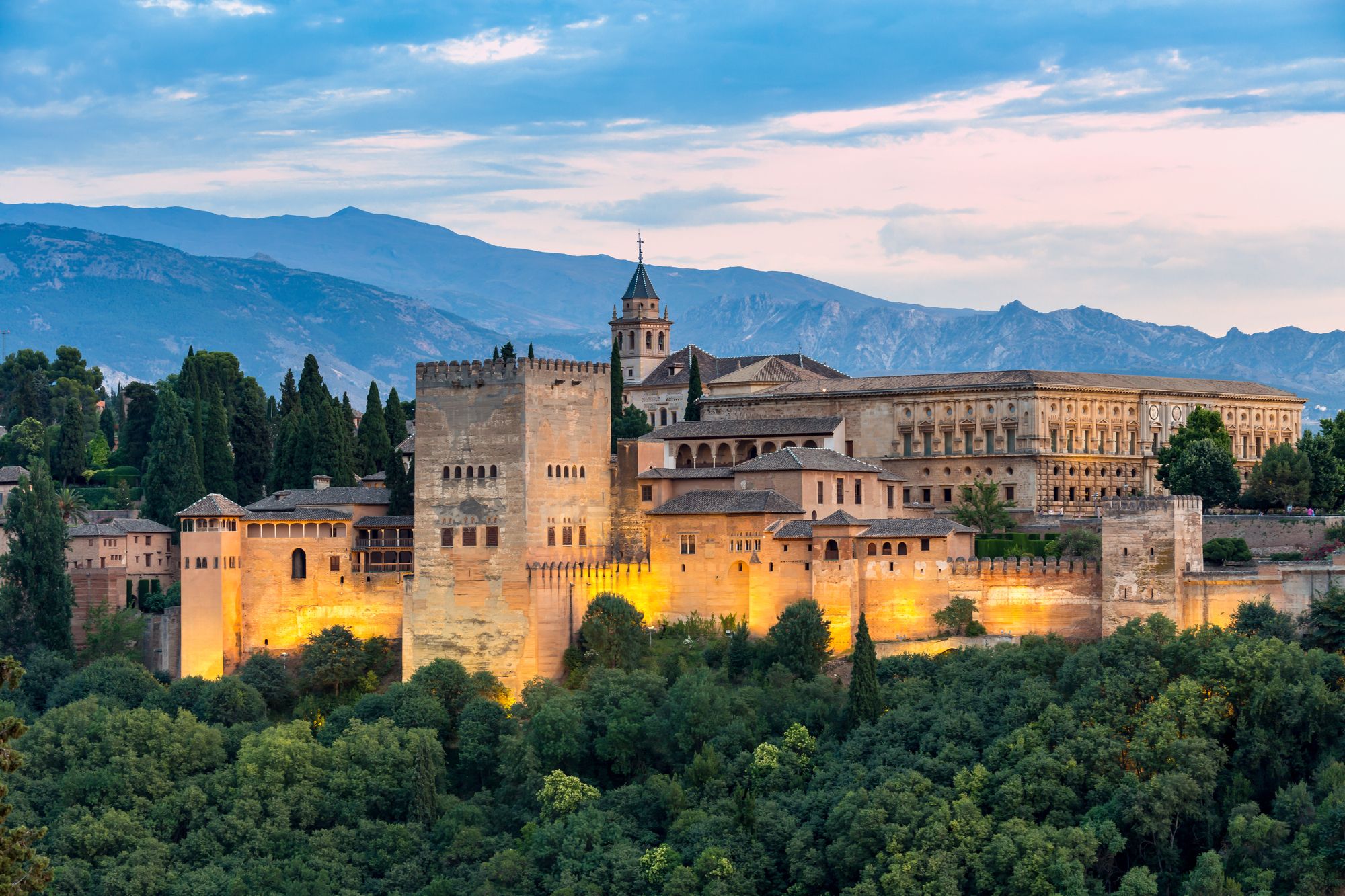 スペインのおすすめ観光地20選！ 気になる治安や訪れるべきスポットを紹介