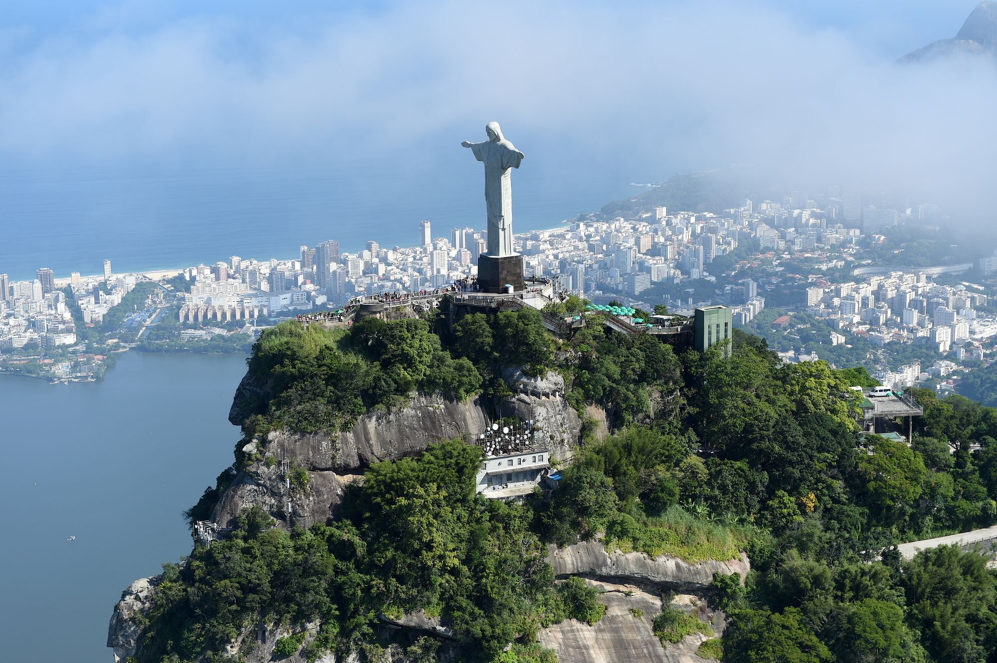 ブラジルのおすすめ観光地20選！ 本場のサッカーにサンバなどの魅力をお届け！