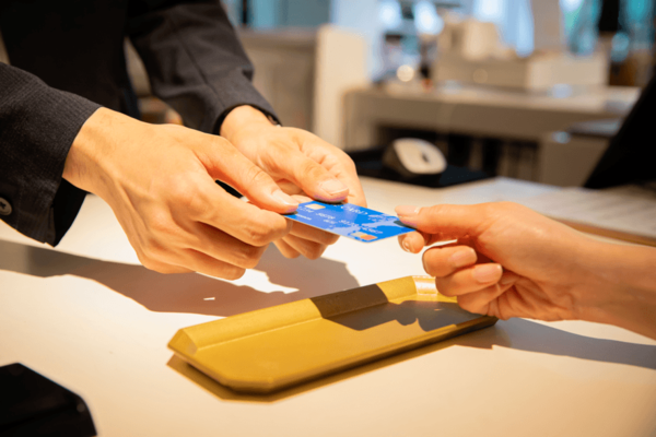 電子マネーとクレジットカードはどう違う？ 基本をサクッと解説
