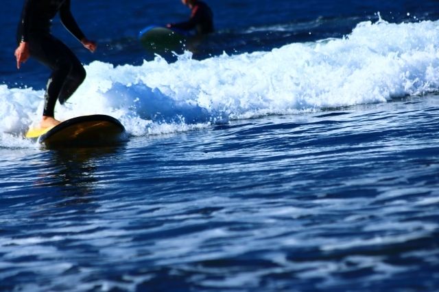 【サーフィンに挑戦！】「はじめてのサーフィンおどおど」を解決（海に出るまでの準備・マナー編）
