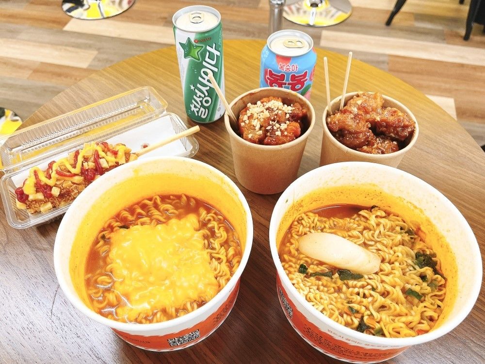 本場韓国の食品もコスメも手に入る! 韓国版コンビニ「韓ビニ」に行ってみた #大学トレンド