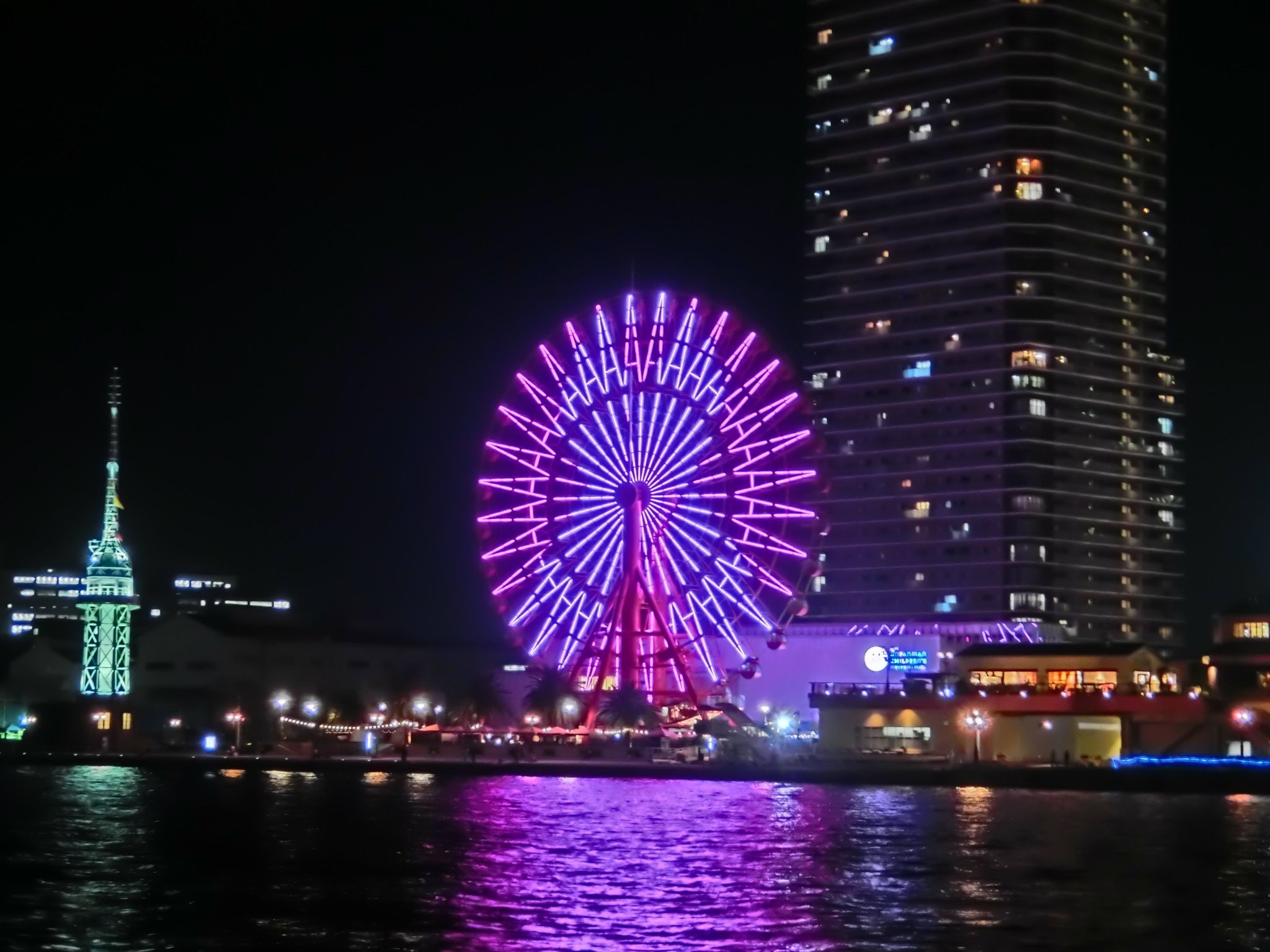 「乳がん」の早期発見を啓発するピンクリボン月間に、東京都庁や明石海峡大橋など2都市11か所が幻想的なピンク色に！「ピンクリボンフェスティバルライトアップ」開催　#Z世代Pick
