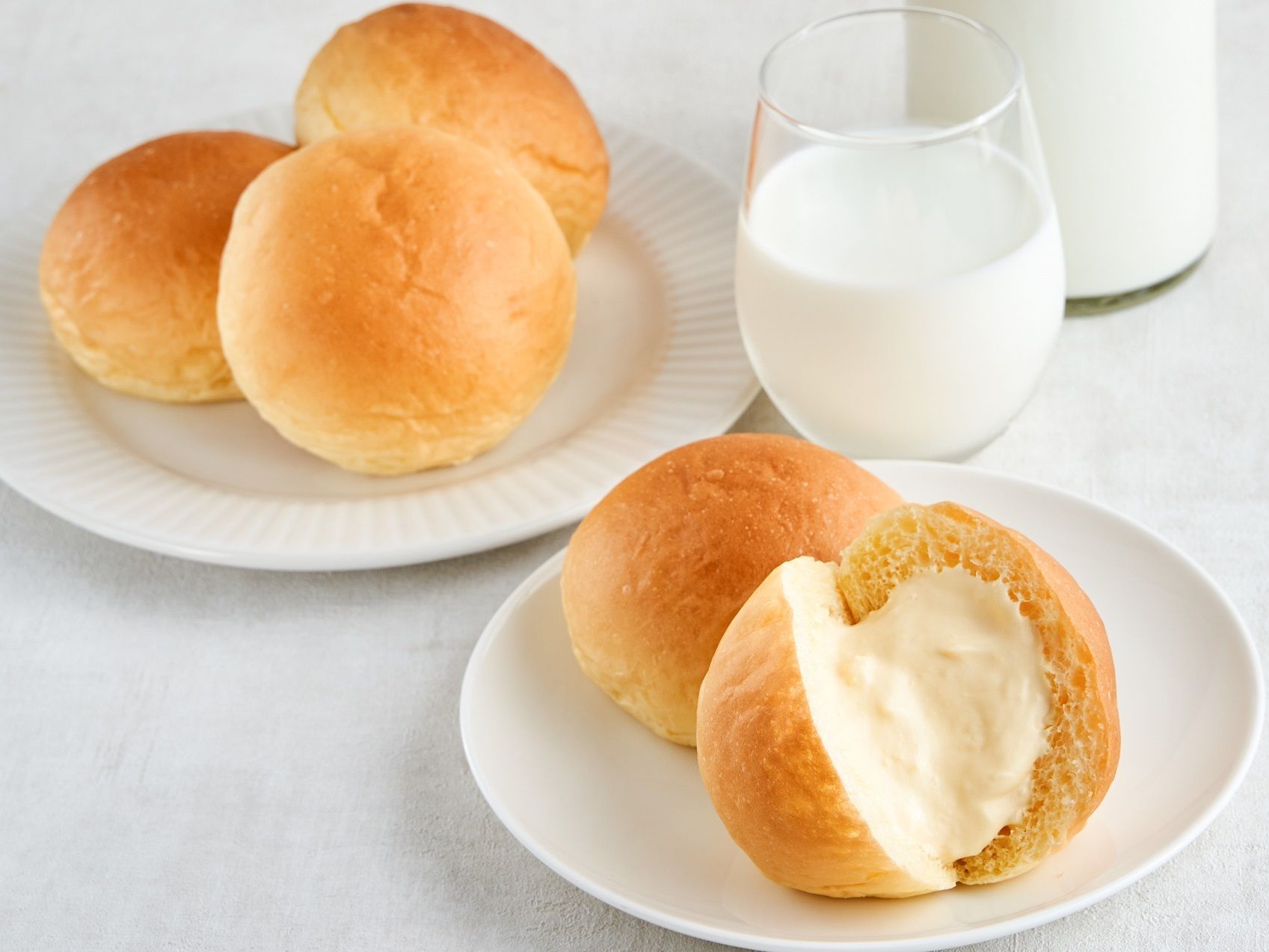 「冷やして食べる とろけるくりーむパン」くりーむパンの新ジャンルが全国のファミリーマートで販売開始　#Z世代Pick