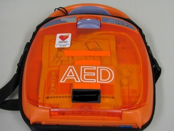 【 緊急事態に遭遇！ AEDの使い方がわからない…】はじめての「AEDおどおど」を解決（使い方＆注意点編）　＃あつまれ！_おどおど学生。