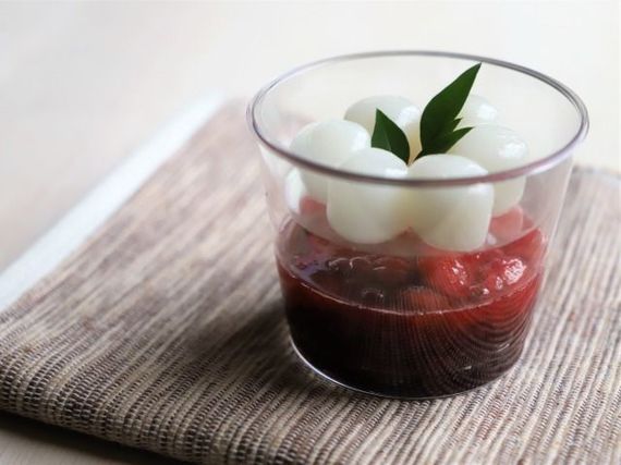 北海道産の小豆と苺の果肉がたっぷり入った「苺の白玉しるこ」を期間限定で販売！ #Z世代Pick