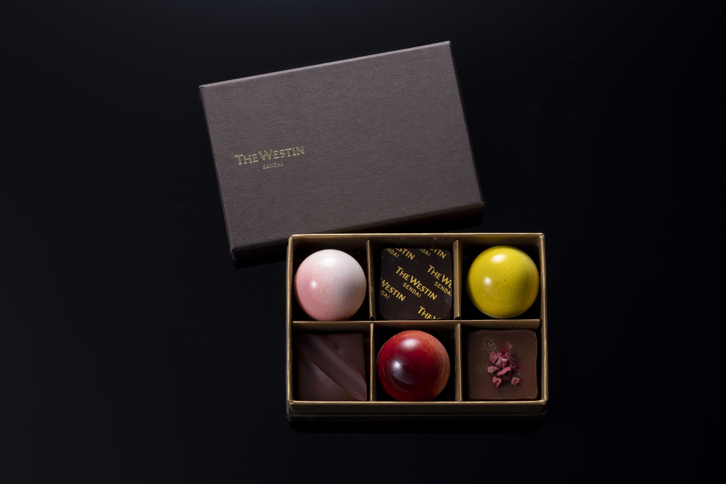 【予約限定・各4個限り】チャーミングなハンドバック型チョコレートに新色が登場「バレンタインチョコレート2023」発売　#Z世代Pick