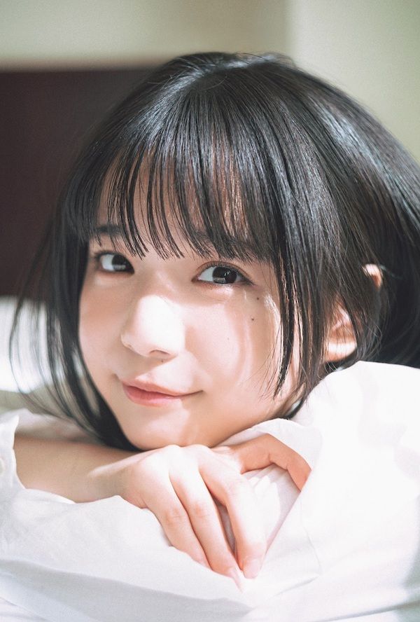 【乃木坂46 梅澤美波】約2年半ぶりの表紙に登場！美しい手足、自然と調和した強さ。『B.L.T.2024年5月号』本日発売！ #Z世代Pick