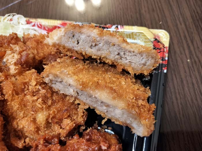 【デカ盛り実食レポ】揚げ物全員攻撃！話題の『かつや』の持ち帰り限定「フル盛り」はご飯が止まらない最強布陣だった！　＃あつまれ！_おどおど学生。